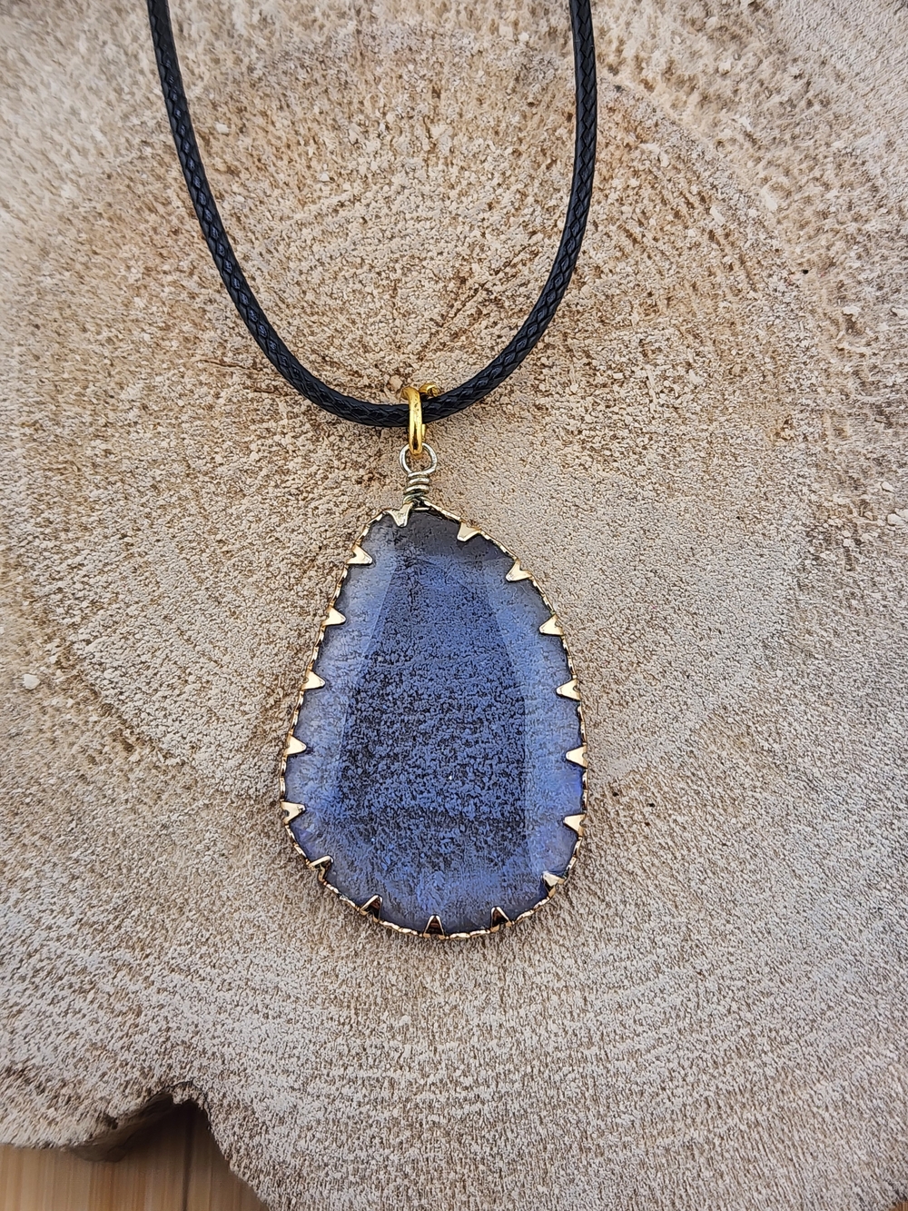 18in Adjustable Gold Tone-Trim Blue Teardrop Pendant Necklace